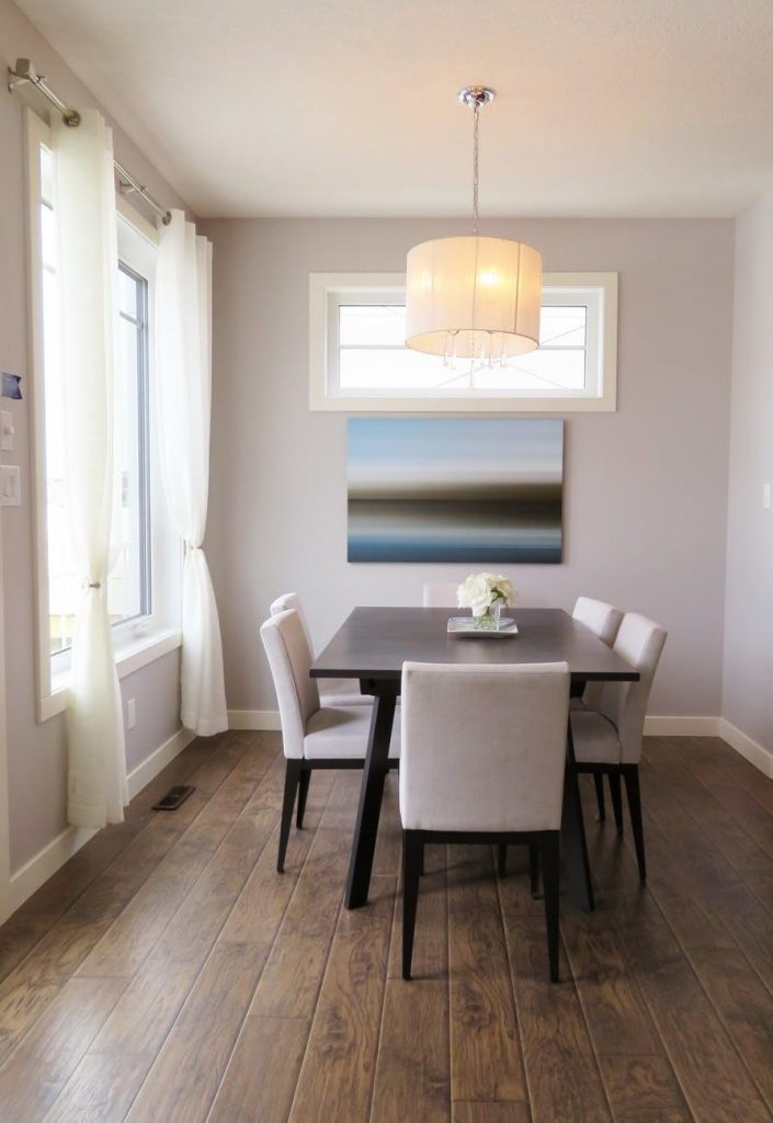 comedor decorado en blanco